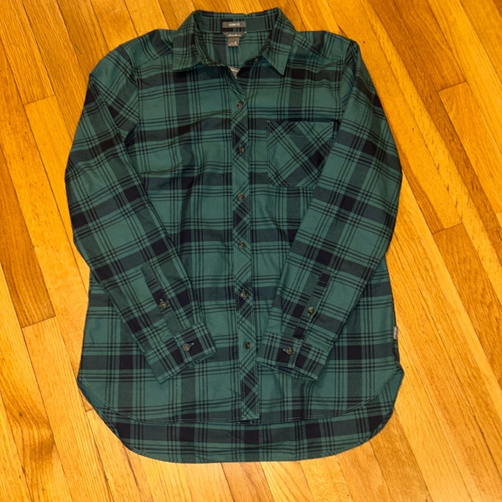 Women’s plaid flannel
Size M
Eddie Bauer